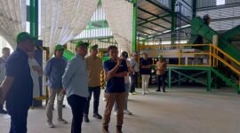 Ketua DPD Pemuda Tani Lampung-Ahmad Giri Akbar saat kunjungan ke Pabrik PT RAJA Kediri Jawa Timur 